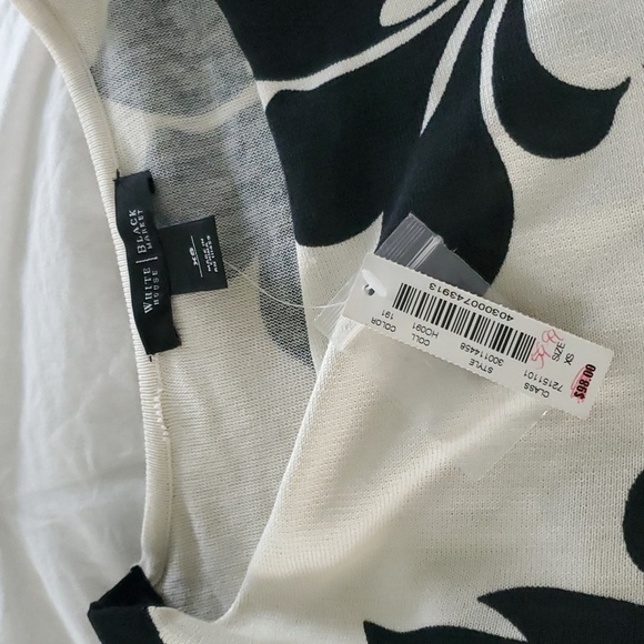 Beautiful black and white top - Picture 4 of 5